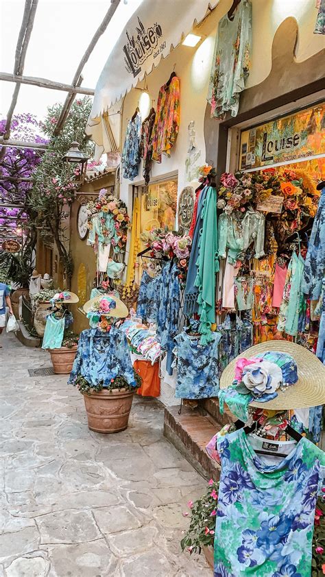 shops in positano